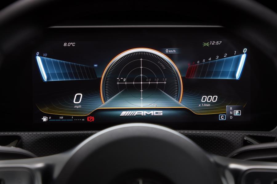 Панель приборов Mercedes-AMG A35 4Matic Sedan (V177) 2019 года  (UK) (фото 63 из 74)